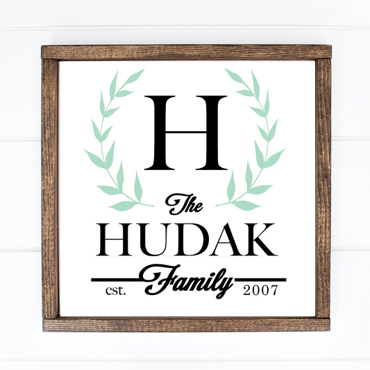 Last Name Wreath:  HF32