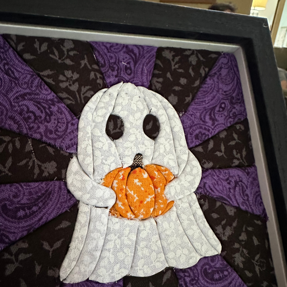 Ghost No-Sew Fabric Art DIY Kit